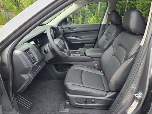 New 2026 Nissan Pathfinder SL AWD/4WD image 12
