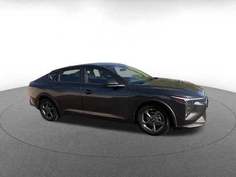Used 2025 Kia K4 FWD image 2