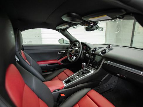 Used 2024 Porsche 718 Boxster S image 17