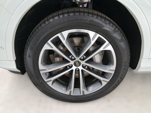 New 2026 Audi Q7 Premium image 11