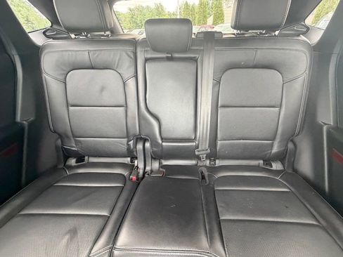 Used 2020 Ford Escape Titanium w/ Titanium Premium Package 2.0 AWD/4WD image 19