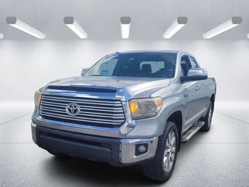 Used 2014 Toyota Tundra Limited w/ Limited Premium Package image 3