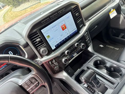 Used 2021 Ford F150 Lariat w/ Max Trailer Tow Package image 13