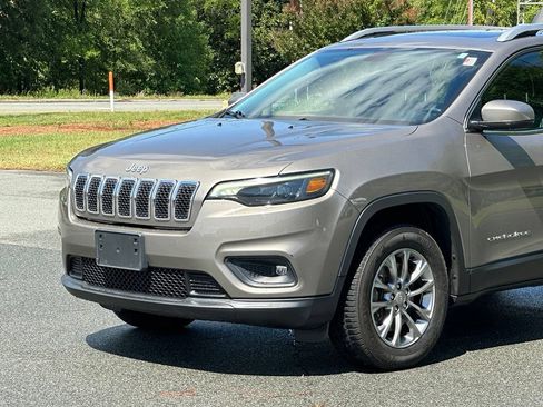 Used 2020 Jeep Cherokee Latitude Plus w/ Comfort/Convenience Group AWD/4WD image 36