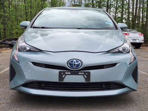 Used 2018 Toyota Prius Three image 2