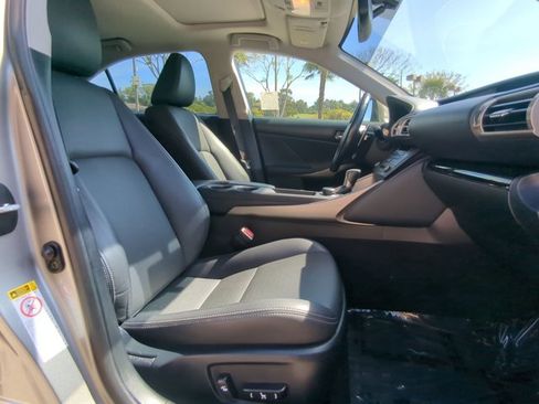 Used 2016 Lexus IS 200t image 21