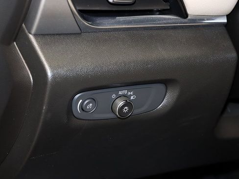 Used 2023 Chevrolet Traverse LS image 25