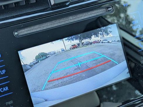 Used 2019 Toyota Prius LE FWD image 10