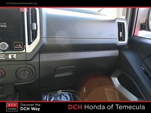 Used 2025 Nissan Frontier SV image 14