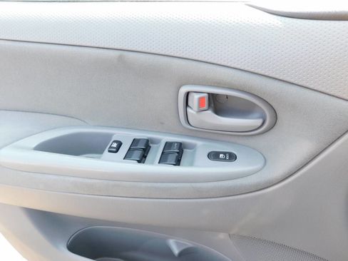 Used 2006 MAZDA MPV LX w/ LX Plus Pkg image 17