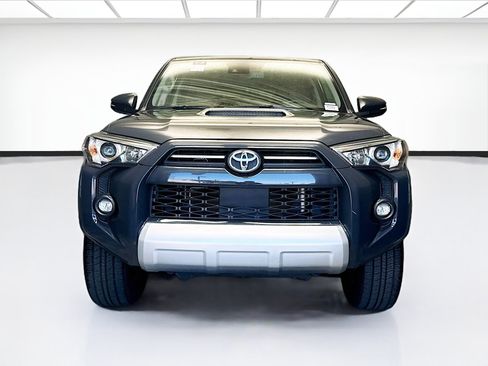 Used 2024 Toyota 4Runner TRD Off-Road Premium AWD/4WD image 2