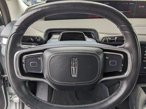 Used 2025 Lincoln Navigator Reserve AWD/4WD image 37