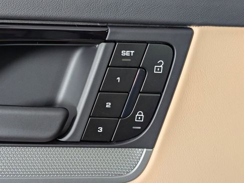 New 2026 Porsche Cayenne image 27