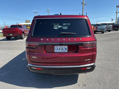 Used 2024 Jeep Wagoneer L Series II w/ Flexible Seating Group AWD/4WD image 7