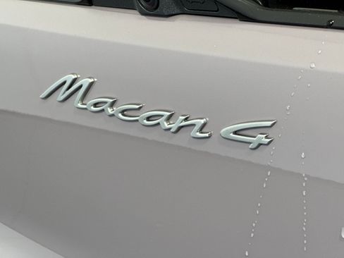 New 2026 Porsche Macan 4 Electric image 34