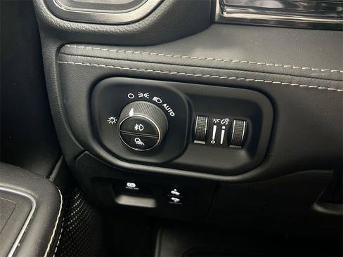 Used 2023 RAM 1500 Limited w/ Body Color Bumper Group image 18