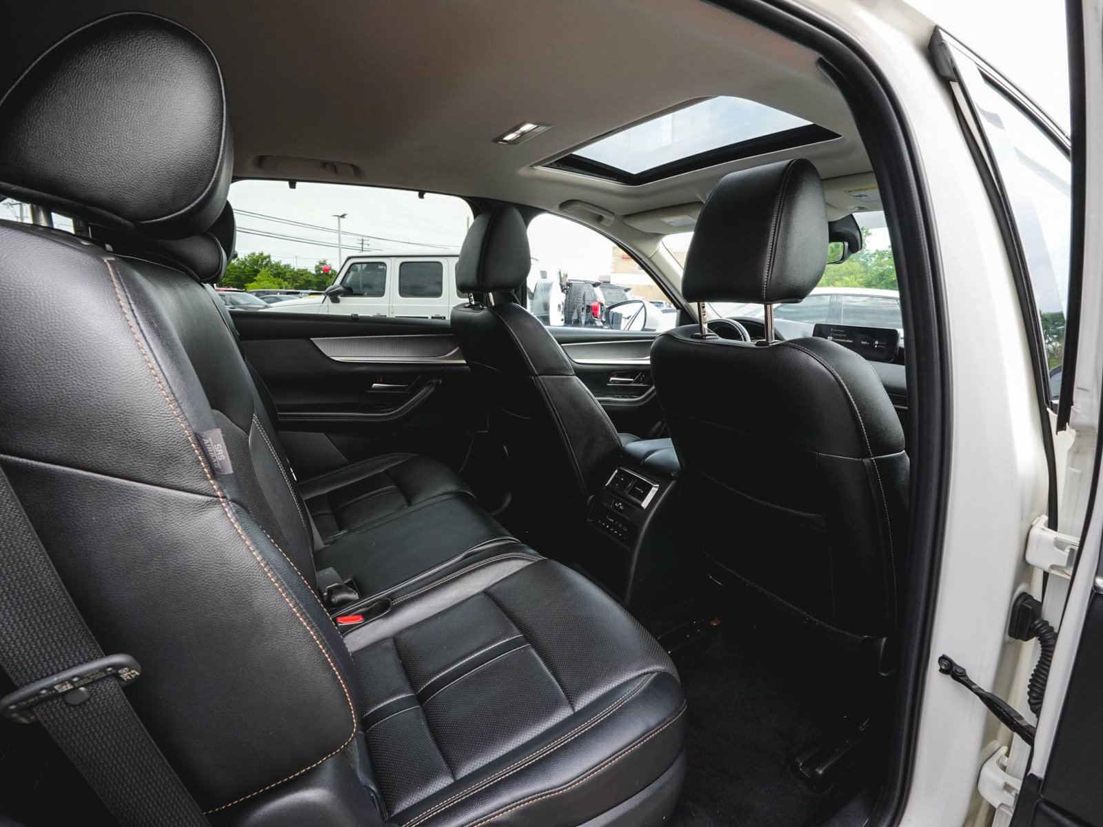 Used 2024 MAZDA CX-90 Plug-In Hybrid w/ Preferred AWD/4WD image 40