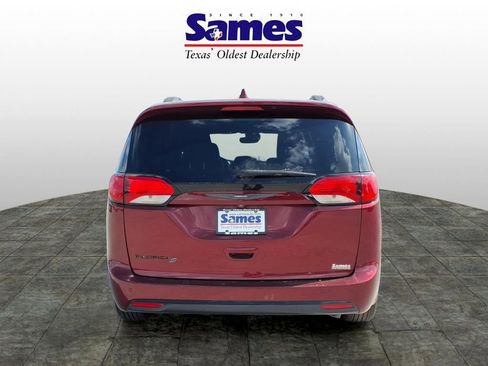 Used 2020 Chrysler Pacifica Touring-L Plus w/ Advanced Safetytec Group image 8