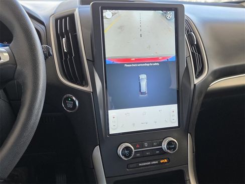 Used 2022 Ford Edge SEL w/ Convenience Package image 14