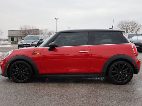 Used 2019 MINI Cooper 2-Door Hardtop image 8