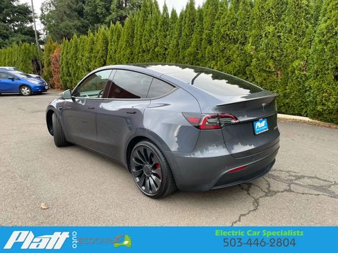Used 2022 Tesla Model Y Performance image 9