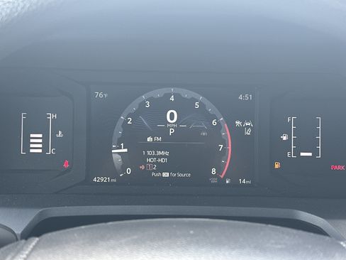 Certified 2025 Toyota Tacoma SR5 AWD/4WD image 20