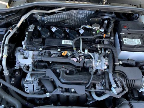 Used 2024 Toyota Corolla Cross XLE w/ Convenience Package image 33