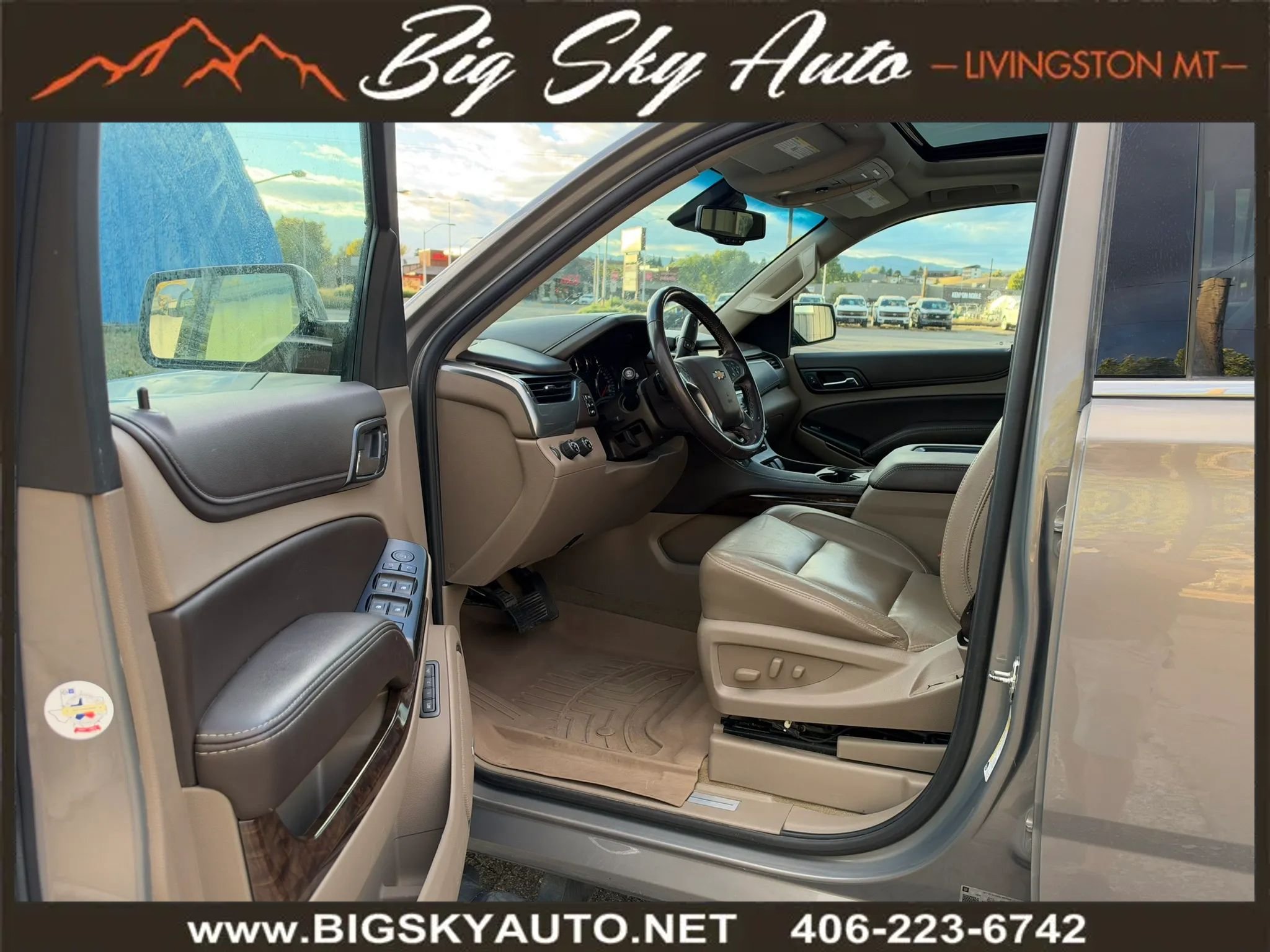 Used 2018 Chevrolet Suburban LT AWD/4WD image 12