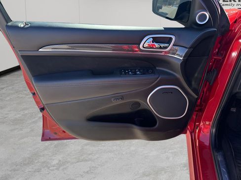 Certified 2019 Jeep Grand Cherokee SRT w/ Trailer Tow Group IV image 25