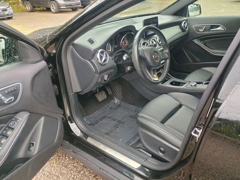 Used 2020 Mercedes-Benz GLA 250 4MATIC image 23