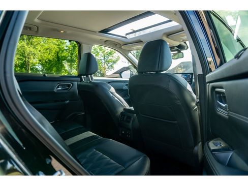 Used 2026 Nissan Rogue Platinum w/ Platinum Premium Package AWD/4WD image 16