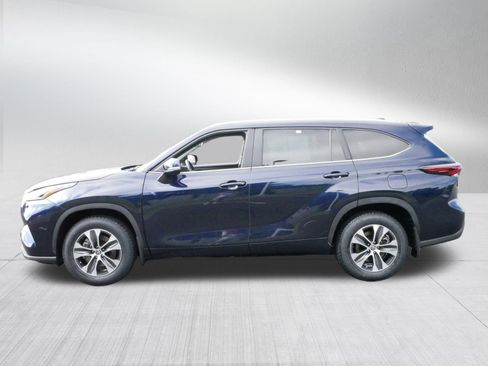 Certified 2024 Toyota Highlander XLE image 4