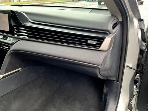 Used 2025 Toyota Camry LE image 13