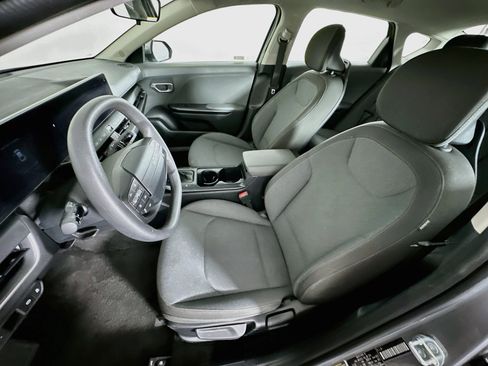 Used 2025 Kia K4 FWD image 13