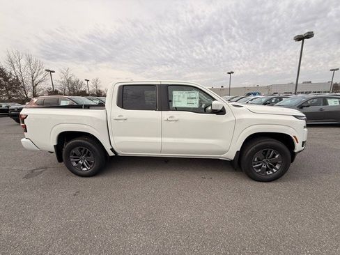 New 2026 Nissan Frontier SV image 4