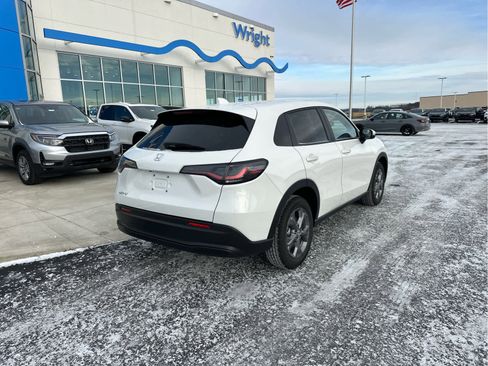 New 2026 Honda HR-V LX image 8