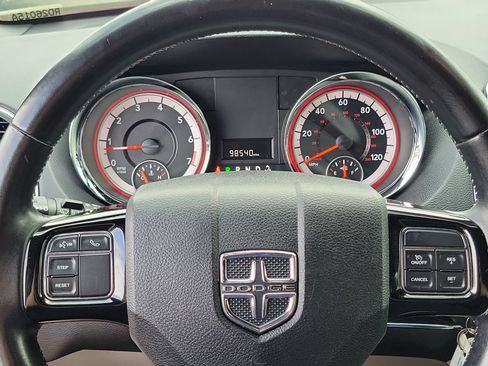 Certified 2020 Dodge Grand Caravan SXT FWD image 9
