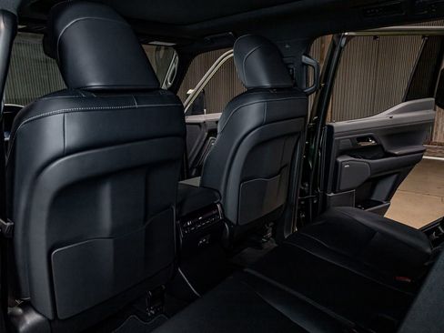 Used 2025 Lexus GX 550 w/ Cold Area Package image 23