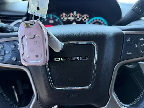 Used 2019 GMC Yukon Denali RWD image 18