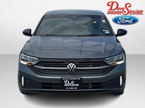 Used 2024 Volkswagen Jetta Sport FWD image 2