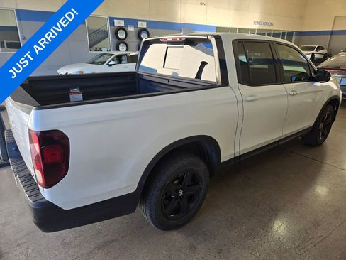 Used 2022 Honda Ridgeline Black Edition image 3