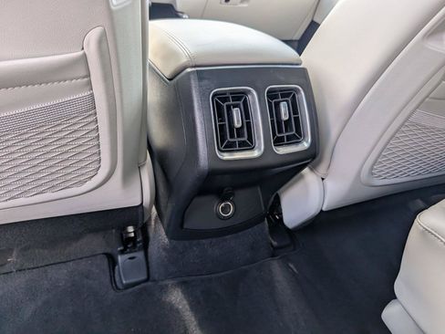Used 2025 Kia Sorento S w/ Panoramic Sunroof Package FWD image 32