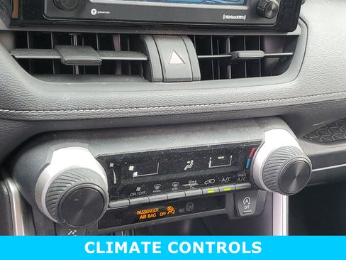 Used 2021 Toyota RAV4 LE image 18