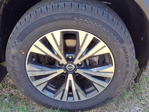 Used 2021 Nissan Rogue SV AWD/4WD image 11