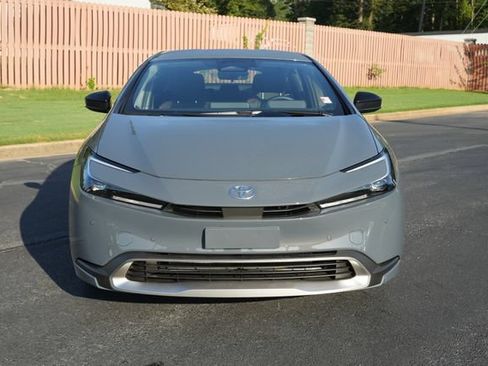 Used 2026 Toyota Prius Plug-In Hybrid FWD image 2