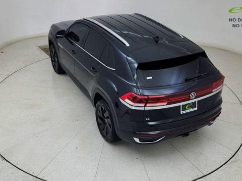 Used 2024 Volkswagen Atlas Cross Sport SE w/ Black Wheel Package FWD image 76