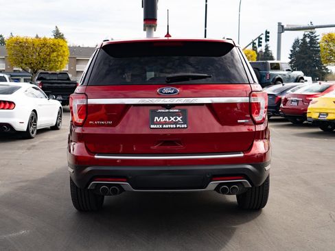 Used 2019 Ford Explorer Platinum image 10