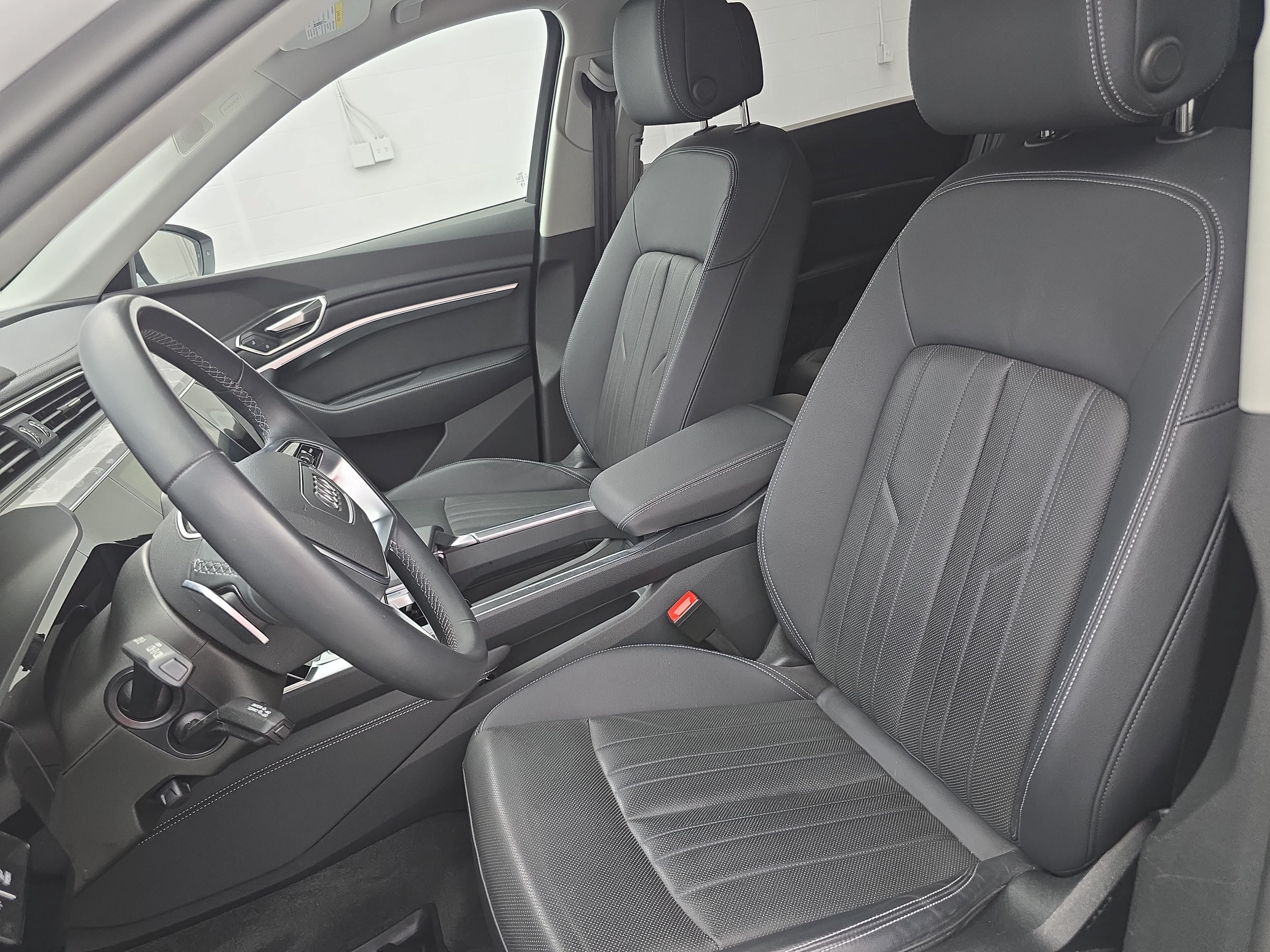 Used 2024 Audi Q8 e-tron Premium Plus AWD/4WD image 17