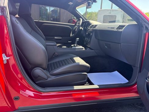 Used 2012 Dodge Challenger R/T RWD image 11