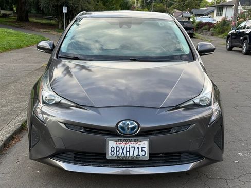 Used 2018 Toyota Prius Two image 4
